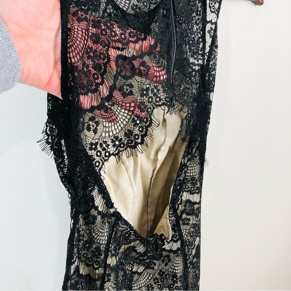 Naked ZEBRA Nude Mid Dress with Black Lace Overlay Small - Picture 6 of 8